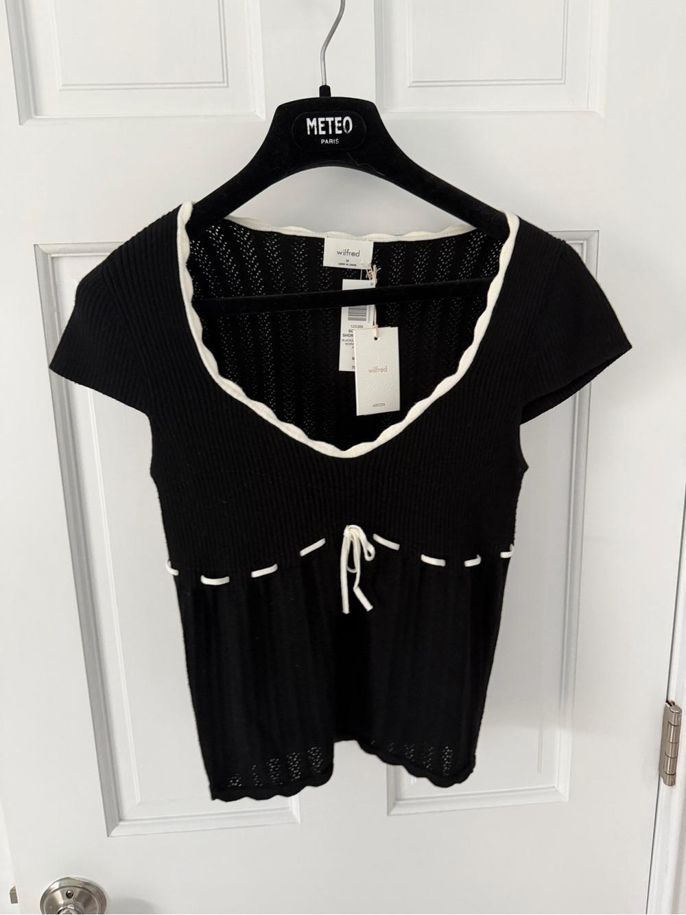 Wilfred Black Short-Sleeve Scoop Neck Top with Cream Trim and Tie